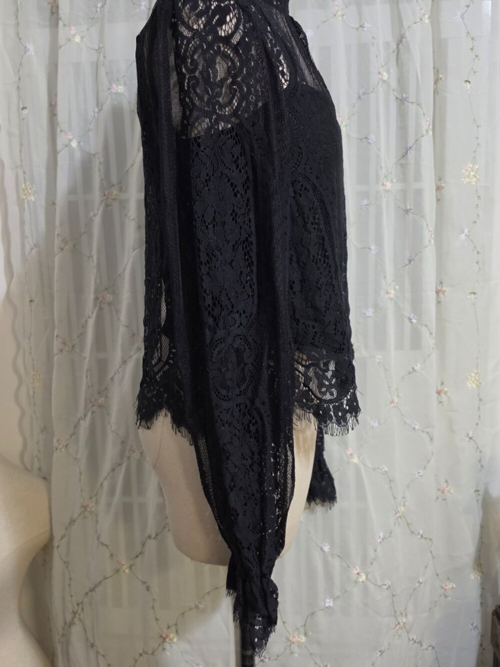 New Francesca's Black Blouse - Picture 5 of 14